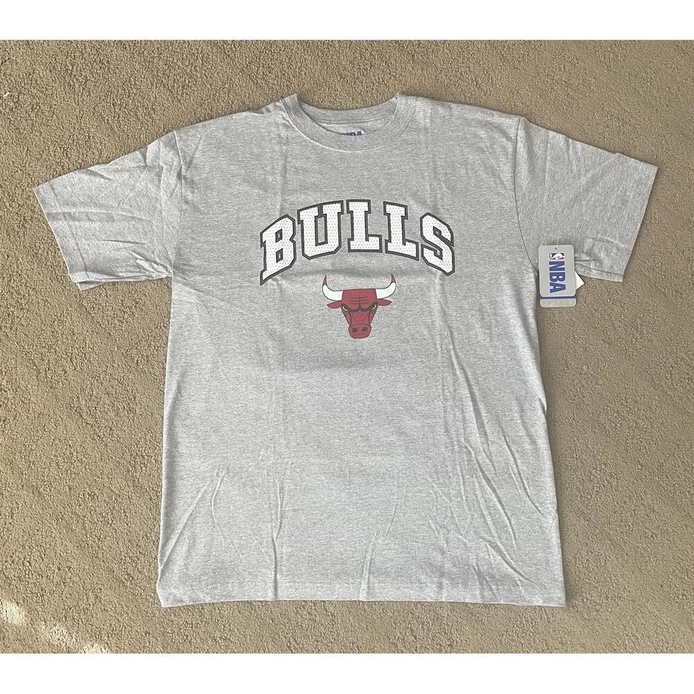Nwt  Chicago Bulls Grey  Graphic T-Shirt Mens  L 2000S